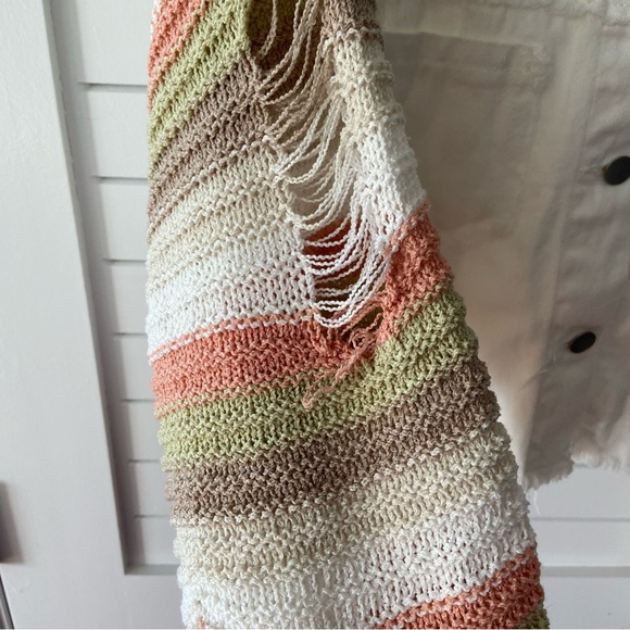 POL White Distressed Jean Jacket with Crochet Sleeves Size Medium - Picture 9 of 12